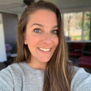 Meet your Posher, Alexis